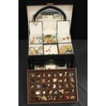 A quantity of costume jewellery, including earrings, bangles, rings,