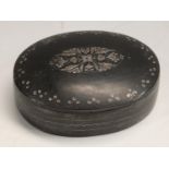 A George III oval snuff box and cover