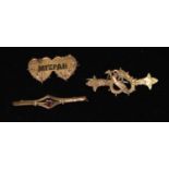 Brooches - an Edwardian 9ct gold Lovebird Sweetheart brooch; others Mizpah,