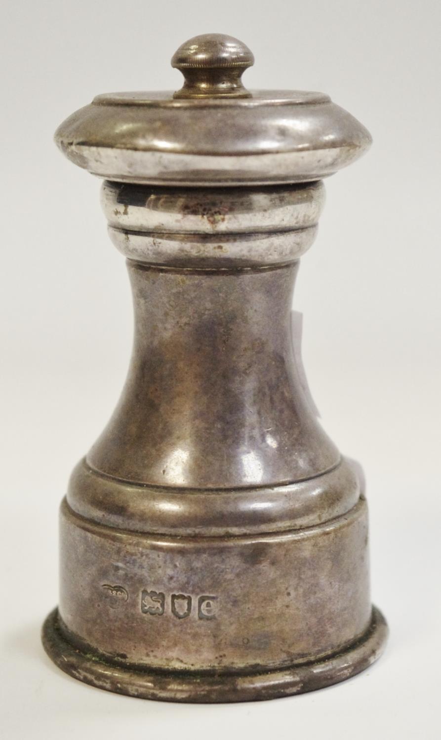 A late Victorian silver pepper mill, Peugeot grinder, London, 1900, 141.