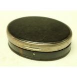 An 18th century oval tortoiseshell snuff box with hinged cover, quite plain, 8.5cm wide, c.