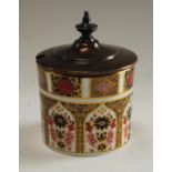 A Royal Crown Derby Old Imari 1128 pattern preserve jar and cover