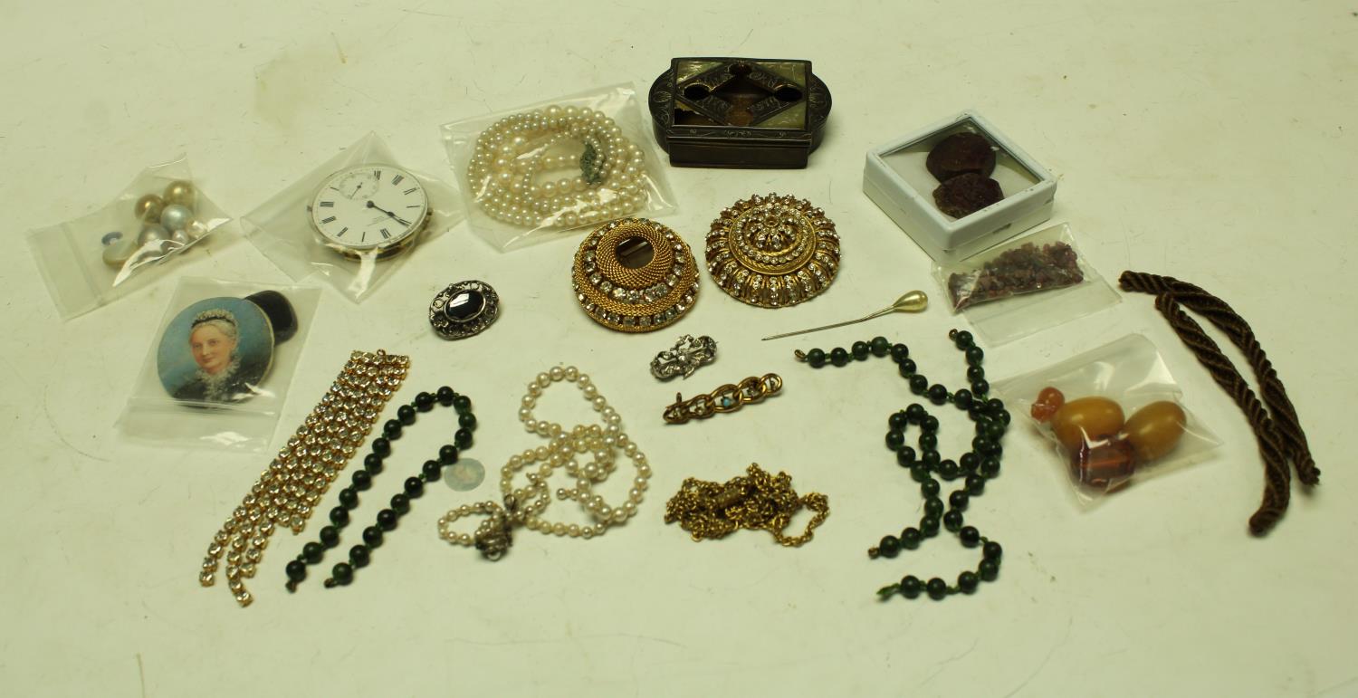 Watches & Jewellery - a hematite and silver oval brooch; others, gilt,