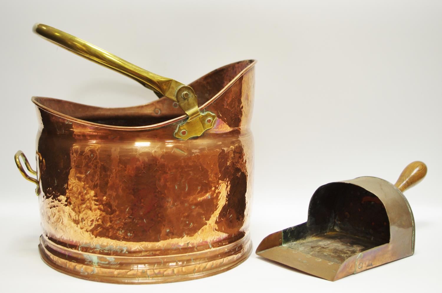 A late Victorian/ early 20th century substantial highly polished copper coal scuttle c.