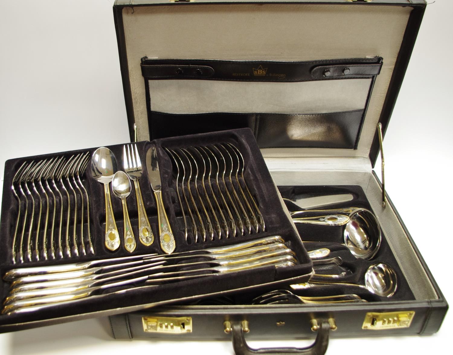 A Solingen cutlery canteen (in briefcase)for 12