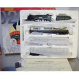 Hornby (China) R2600M (Limited Edition) "The Cheltenham Flyer" Train Pack containing 4-6-0 GWR