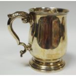 A George V silver baluster mug, Sheffield,