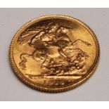A George V gold full sovereign, 1914