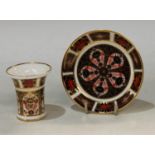 A Royal Crown Derby 1128 pattern circular tray, 11cm; an 1128 posy vase, 7cm, both first quality (2)