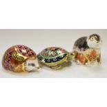 A Royal Crown Derby limited edition paperweight, Riverbank Beaver, 3381/5000, boxed with