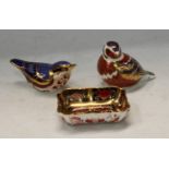A Royal Crown Derby 1128 pattern trinket tray; a Royal Crown Derby paperweight, Robin, gold stopper;