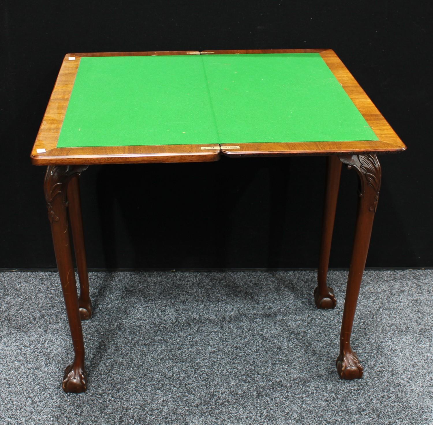 A contemporary Queen Anne design card table, hinged top enclosing a baize lined playing surface, - Image 2 of 4