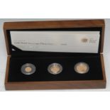 Coins, GB, Elizabeth II, The 2010 UK Gold Proof Sovereign Three-Coin Collection, numbered 0137,