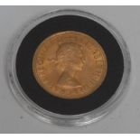 Coin, GB, Elizabeth II, 1957 gold sovereign, obv: Mary Gillick head, capsuled, BU, [1]