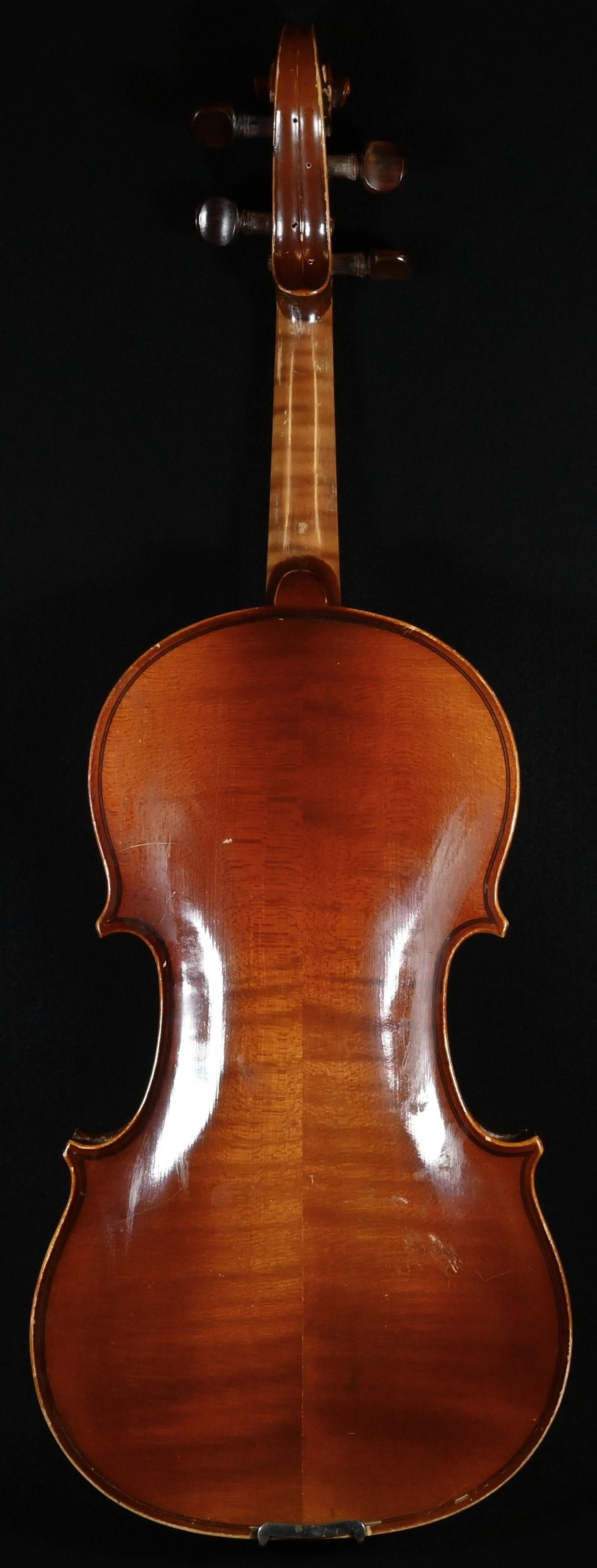 A violin, the two-piece back 36cm long excluding button, outlined throughout with purfling, 60cm - Bild 2 aus 2