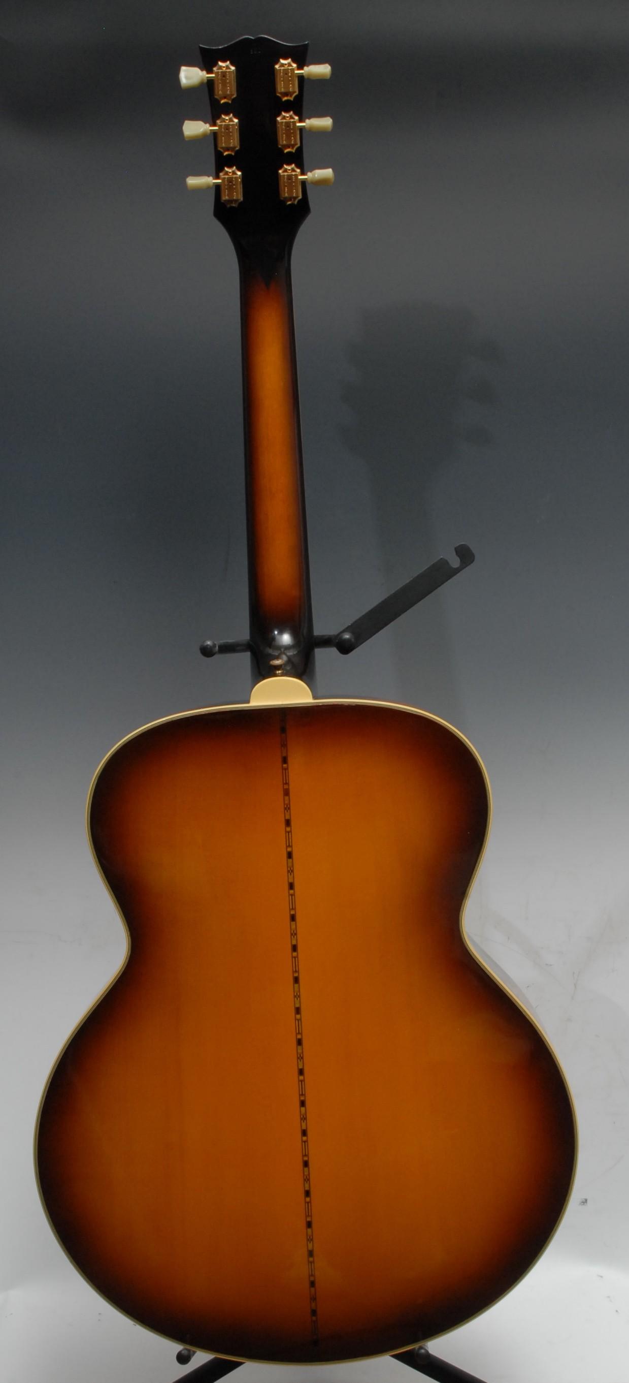 A Gibson J200 acoustic guitar, USA, natural tobacco sunburst finish, gold hardwear. Serial number - Image 5 of 12