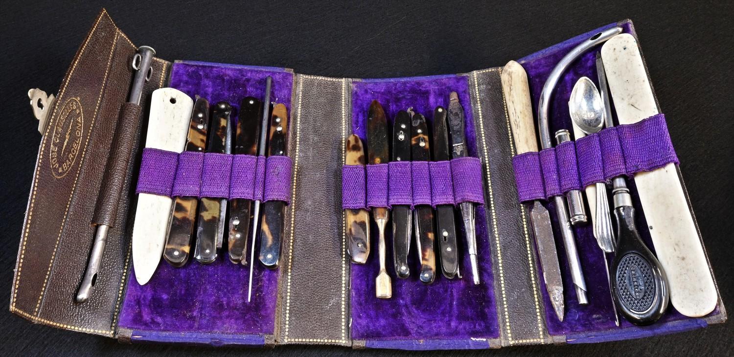 Medical - an early 20th century morocco leather doctor's field set, retailed by Jose Clausolles, - Image 2 of 4