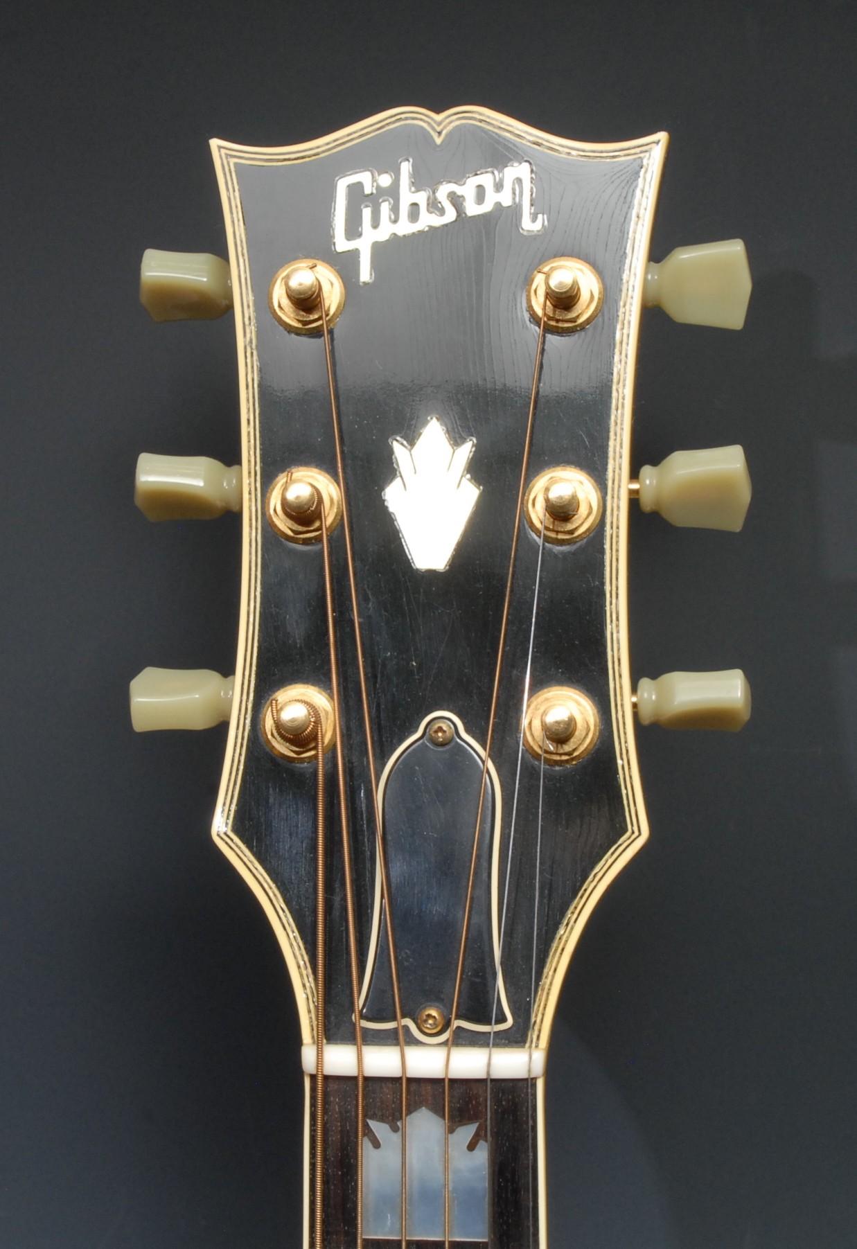 A Gibson J200 acoustic guitar, USA, natural tobacco sunburst finish, gold hardwear. Serial number - Image 4 of 12