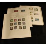Ireland stamp collection 1922-1982 VMM/MM/used, mint in mounts. Houses in a senator loose leaf album