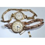 Watches - a ladies 9ct gold cased Avia bracelet watch, textured dial, Arabic numerals and Arrow