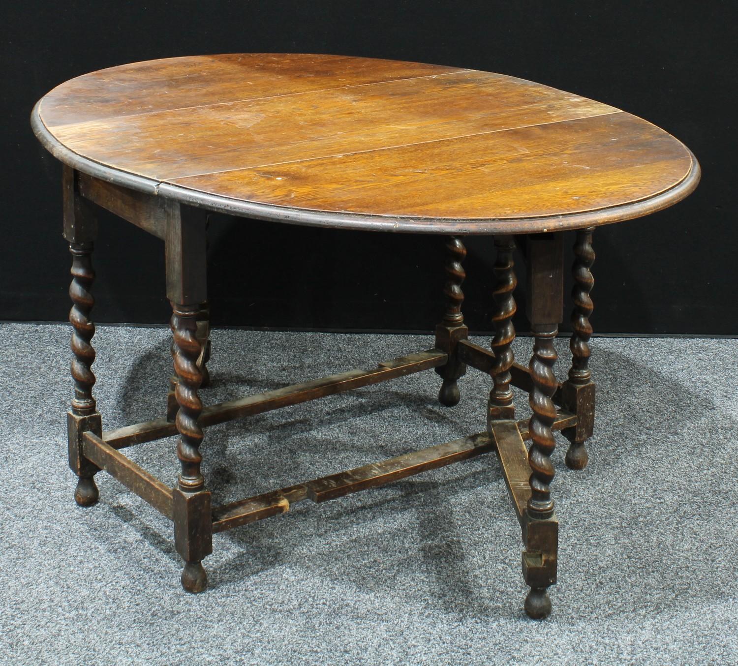 A 20th century oak gateleg table, oval top, barley twist support - Bild 2 aus 2