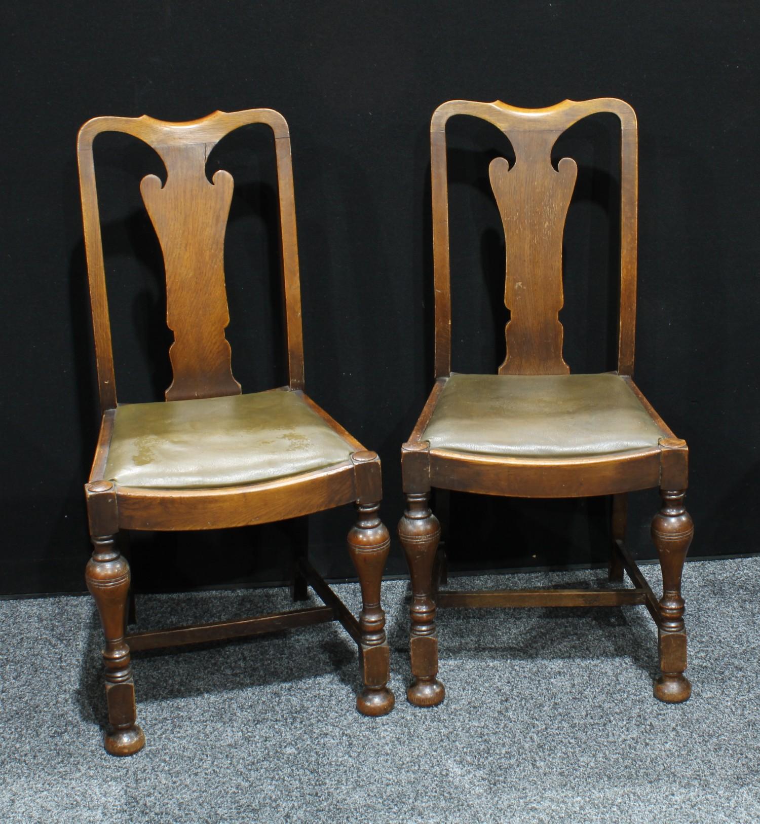 An oak oval gateleg dining table and four oak ladder back dining chairs; an oak oval drop leaf - Bild 3 aus 4