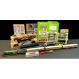 Toys - OO Gauge Hornby Flying Scotsman locomotive and tender, three coaches, track etc; other N