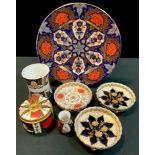 A Hamilton Imari plate, 27cm; an Abbeydale Chrysantemum pattern trinket pot and cover, miniature