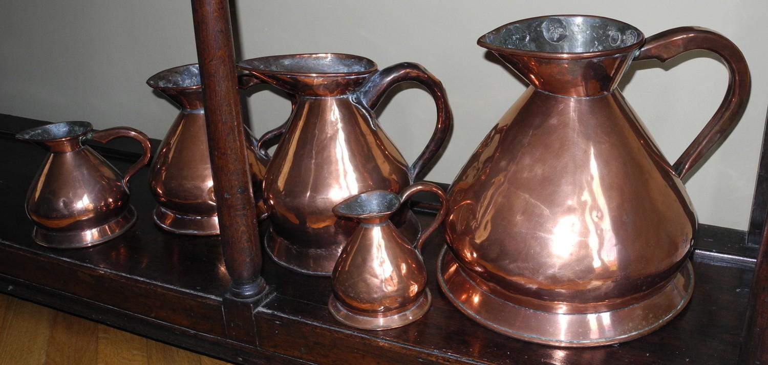 A graduated set of five Victorian copper hay stack measures, 32cm x 14cm, c.1850 - Image 2 of 3