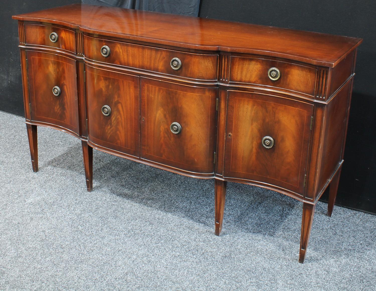 A reproduction Regency style twin pedestal mahogany dining table, rounded rectangular top, reeded - Image 4 of 4