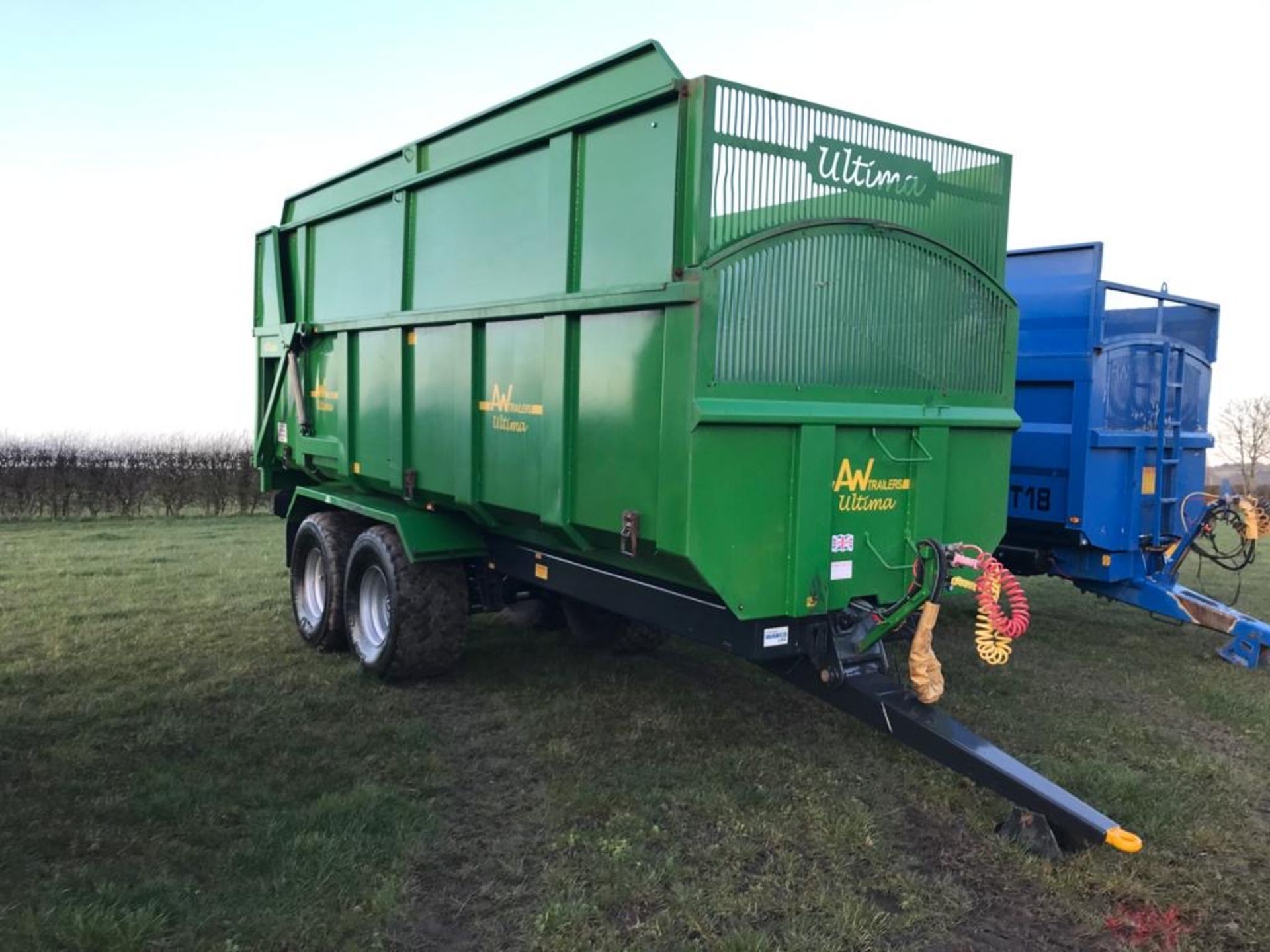 2015 AW 16 Tonne Ultima Silage Trailer, Hyd. Back Door, Sprung Drawbar, 560/65 R22.5 Tyres - Image 2 of 6