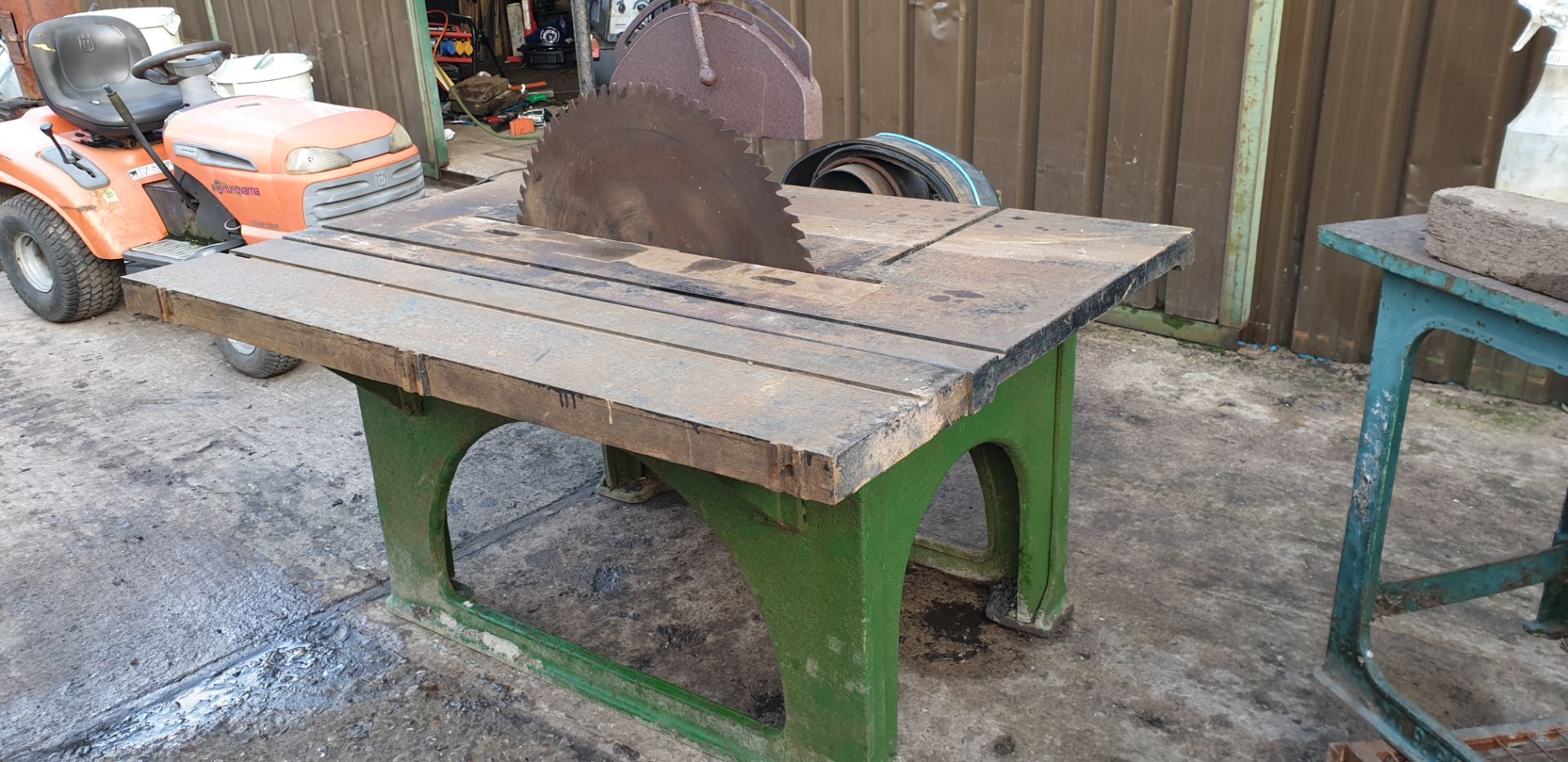 vintage pto and belt driven sawbench complete with blade and belt - Image 2 of 3