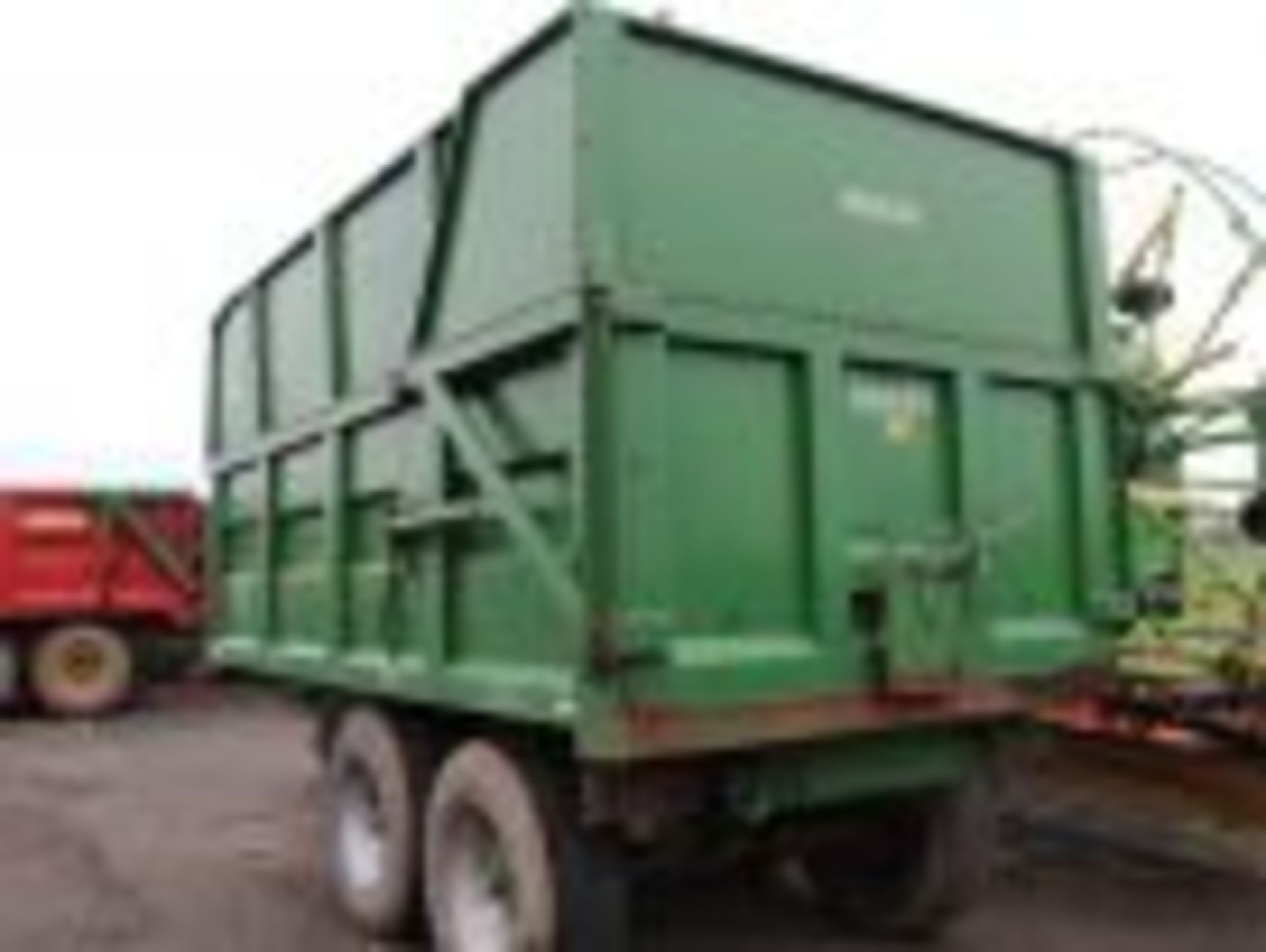 2009 Bailey 11 Tonne Silage Trailer, Hyd Back Door, Sprung Axles, & Drawbar, Super Singles - Image 4 of 5