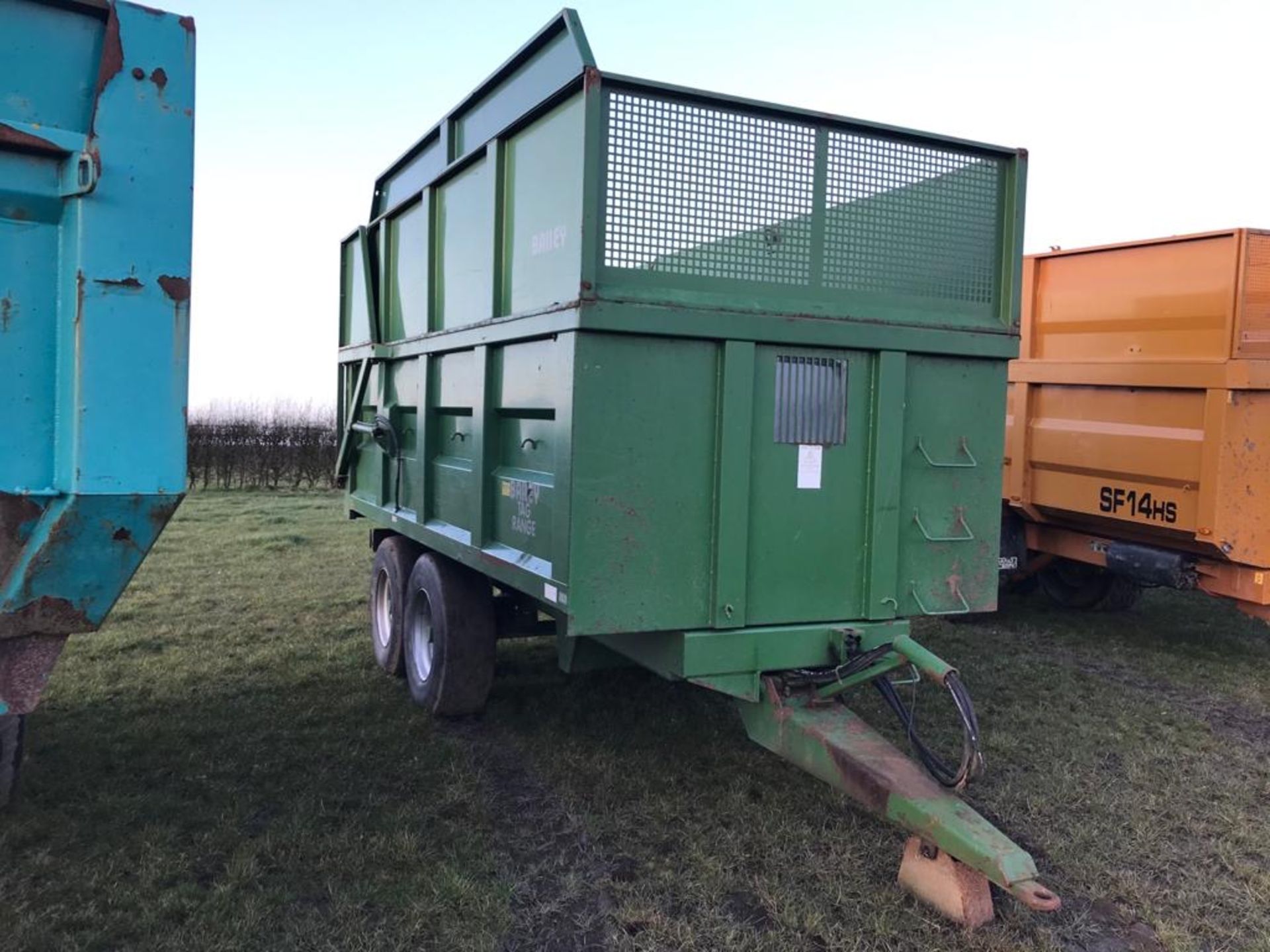 2009 Bailey 11 Tonne Silage Trailer, Hyd Back Door, Sprung Axles, & Drawbar, Super Singles - Image 2 of 5