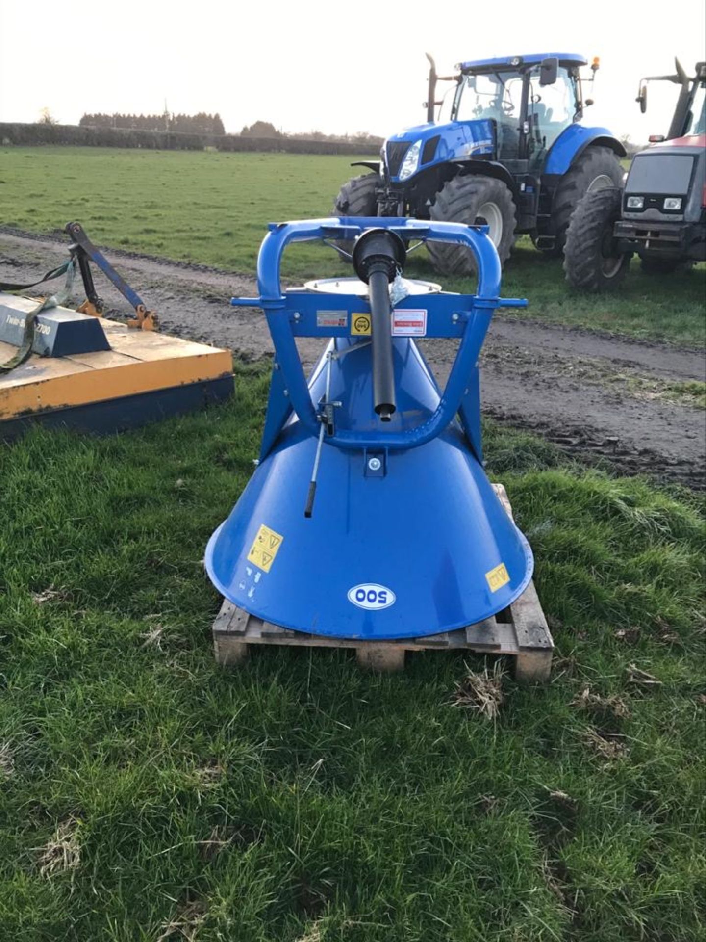 500 Ltr Leming Fert/Salt Spreader (As New)