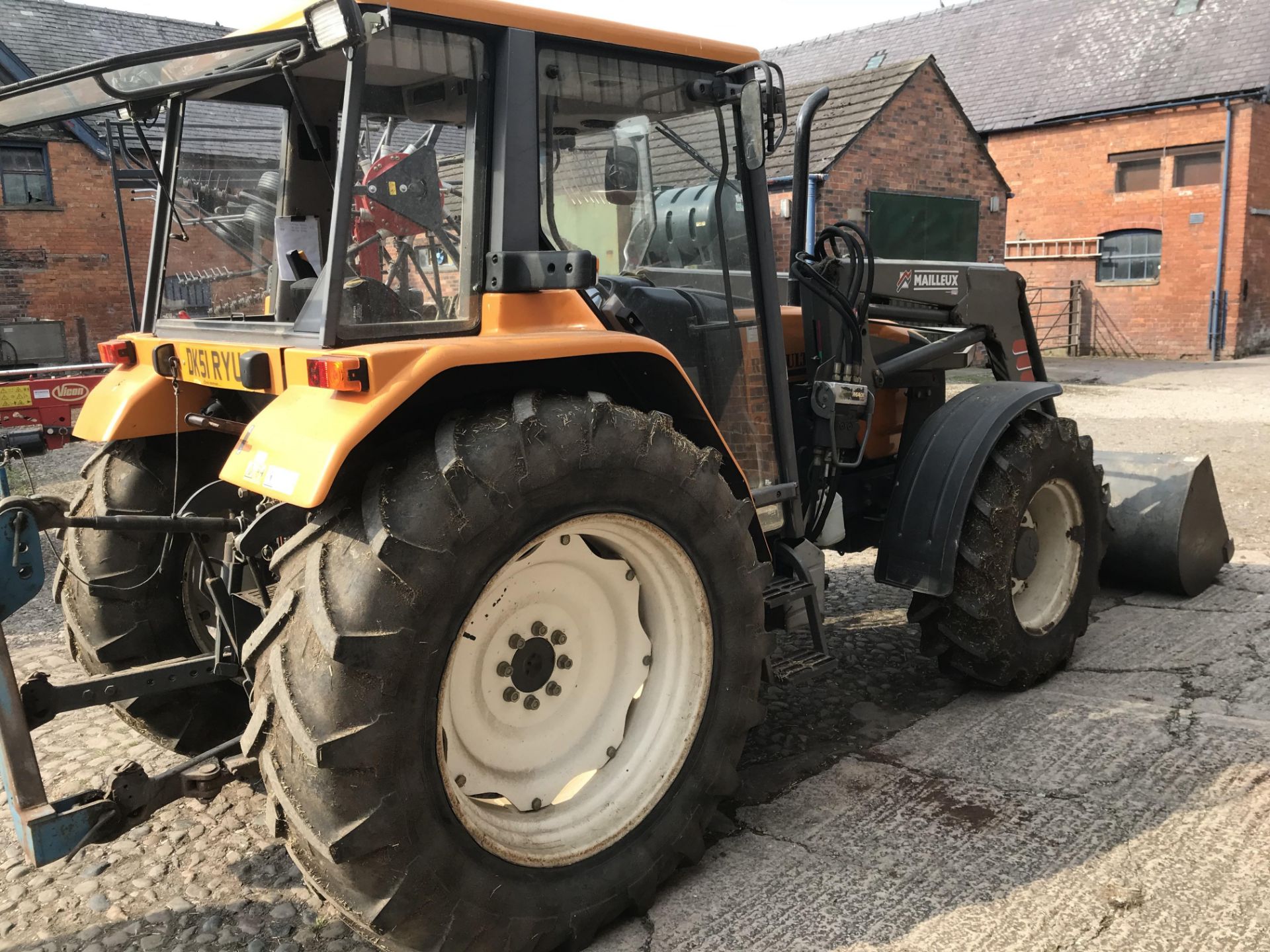 2001 Renault 345X with MX Loader & pallet forks (DK51 RYU) RETAINED FOR ONE WEEK FOR LOADING - Image 2 of 5