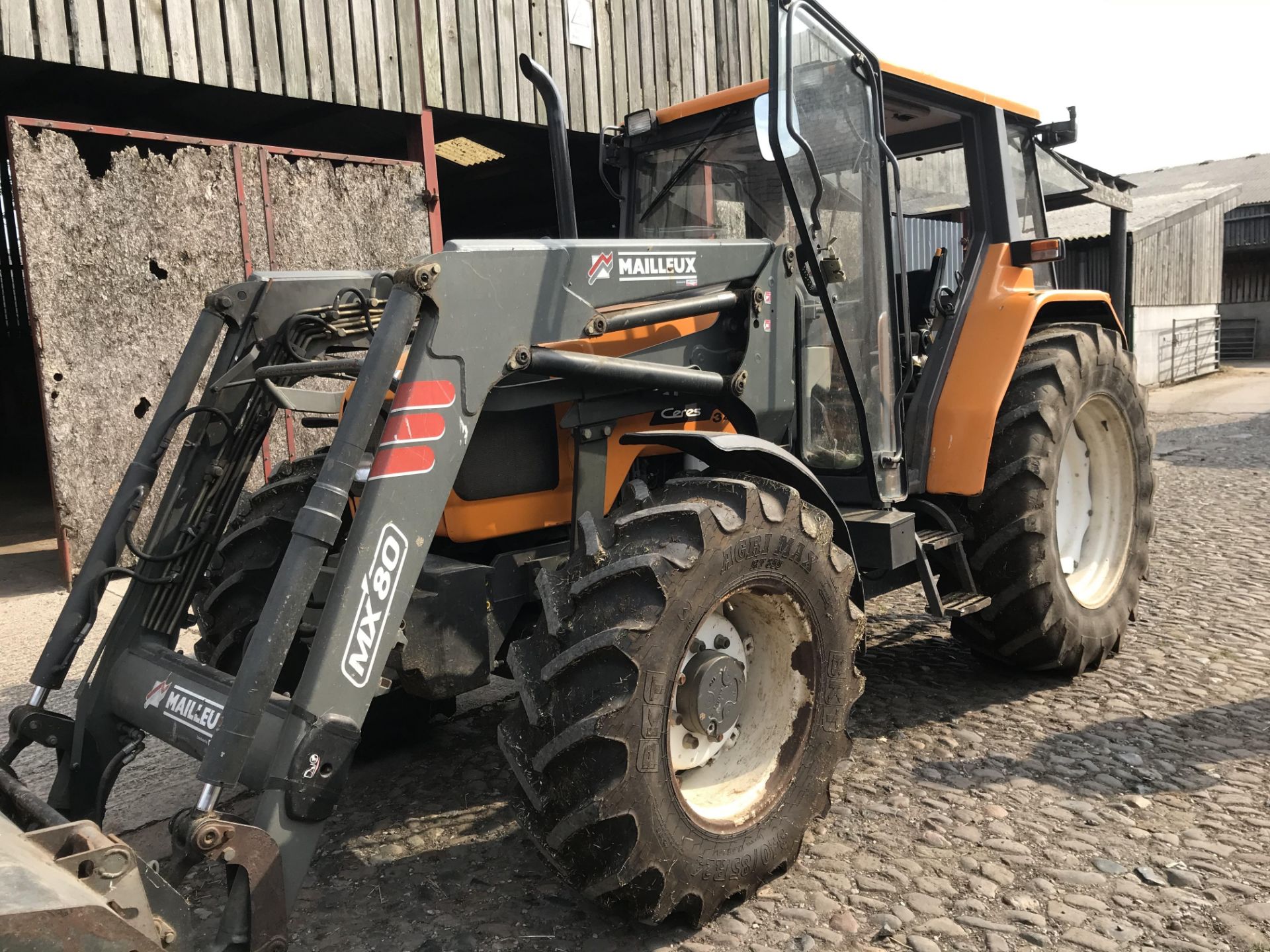 2001 Renault 345X with MX Loader & pallet forks (DK51 RYU) RETAINED FOR ONE WEEK FOR LOADING - Image 5 of 5