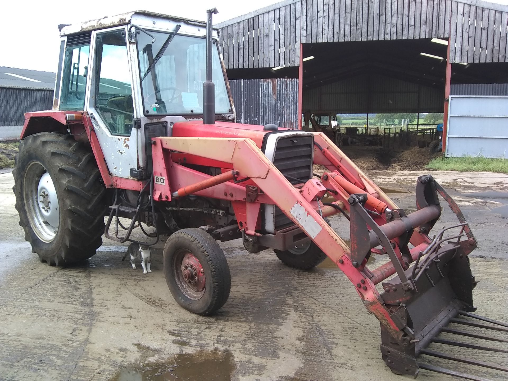 1983 Massey Ferguson 690 with loader, fork, bucket and spare front wheels - Image 2 of 6