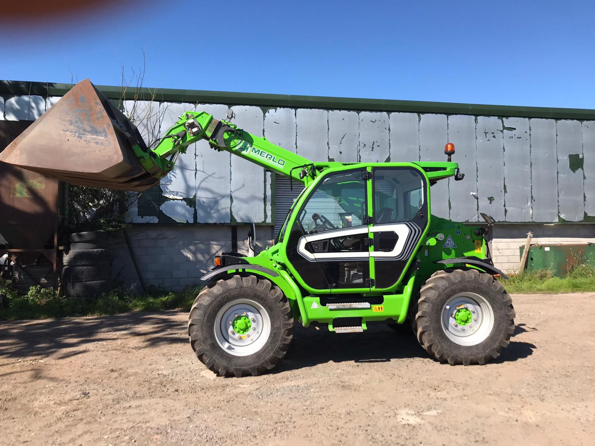 2015 Merlo 156hp 4.2T 7 metre with bucket