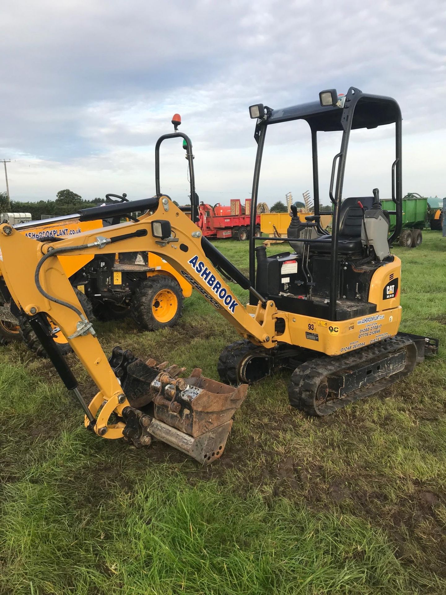 2018 Cat 301.7 Mini Excavator 319 hrs - Image 2 of 3