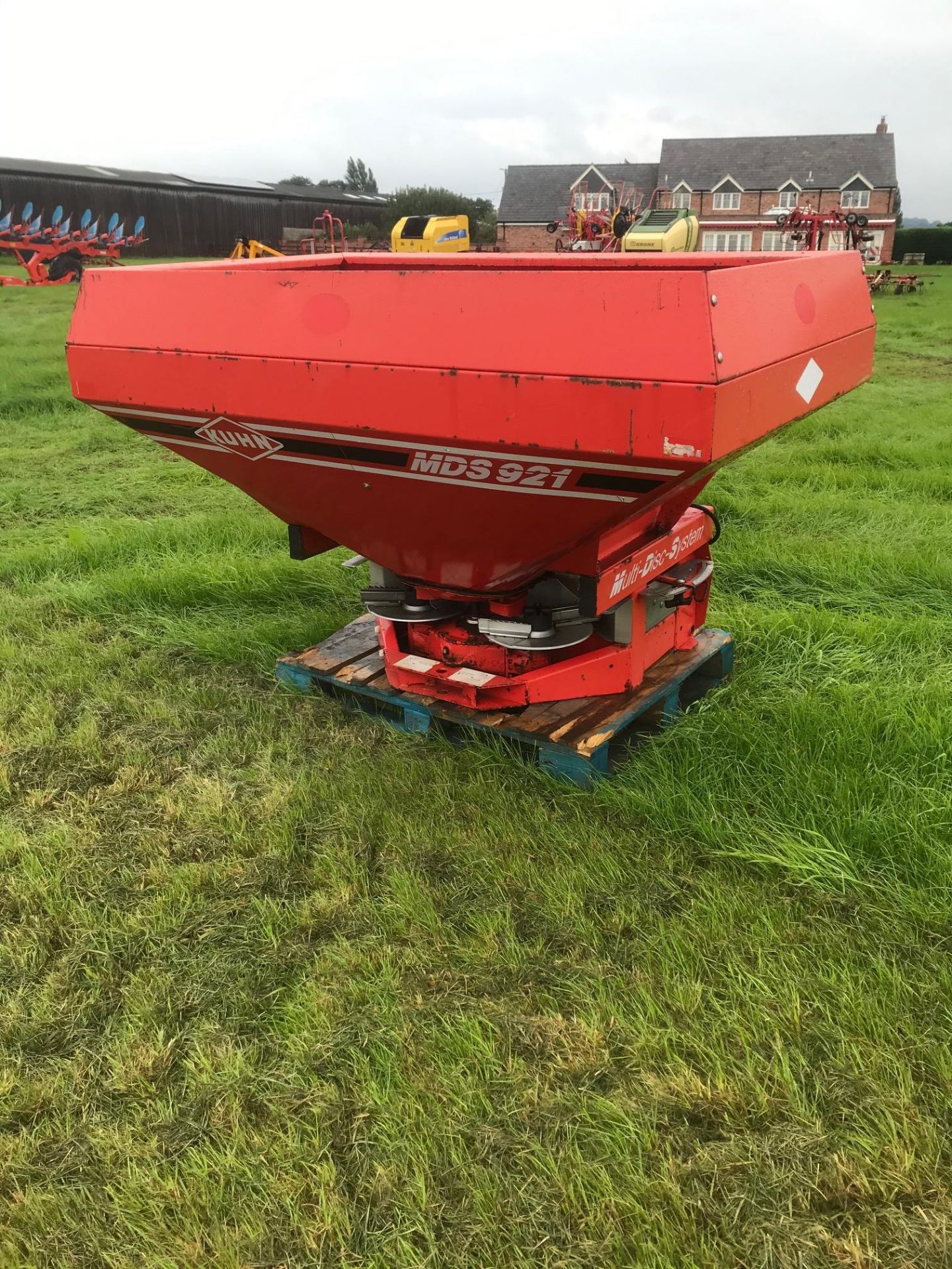 1995 Kuhn MDS 921 Fertiliser Spreader