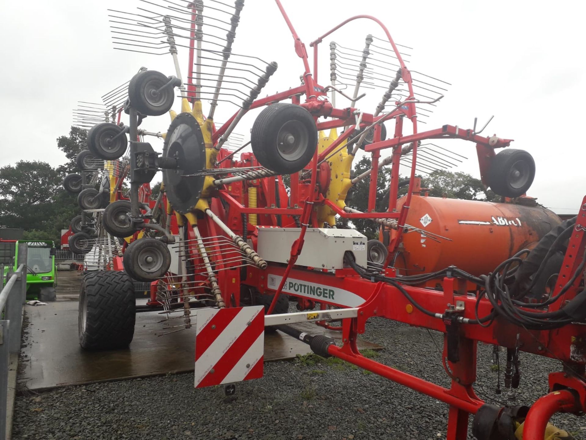 2014 Pottinger 1252C 12.5m 4 Rota Rake - Image 4 of 6