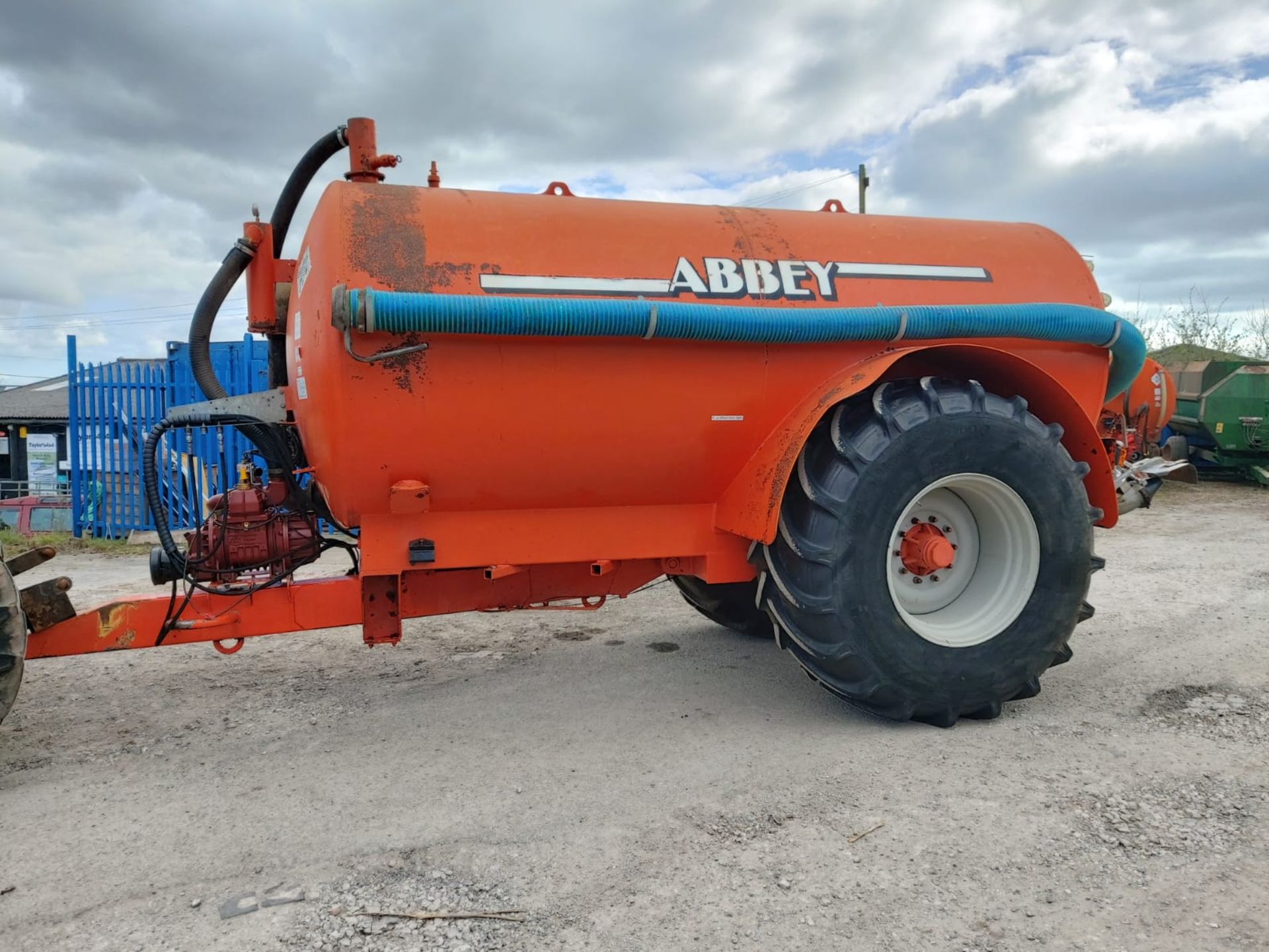 Abbey 2500g Tanker c/w self fill arm