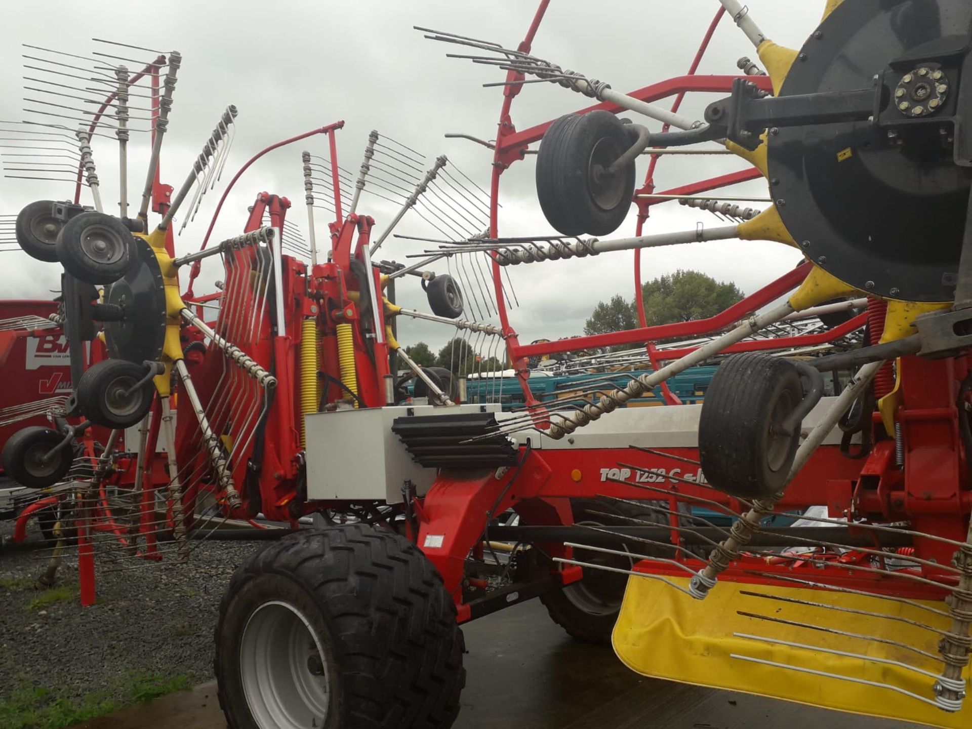 2014 Pottinger 1252C 12.5m 4 Rota Rake - Image 3 of 6