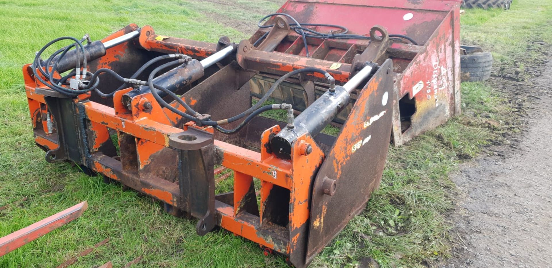 Silage Shear Grab - Image 2 of 3