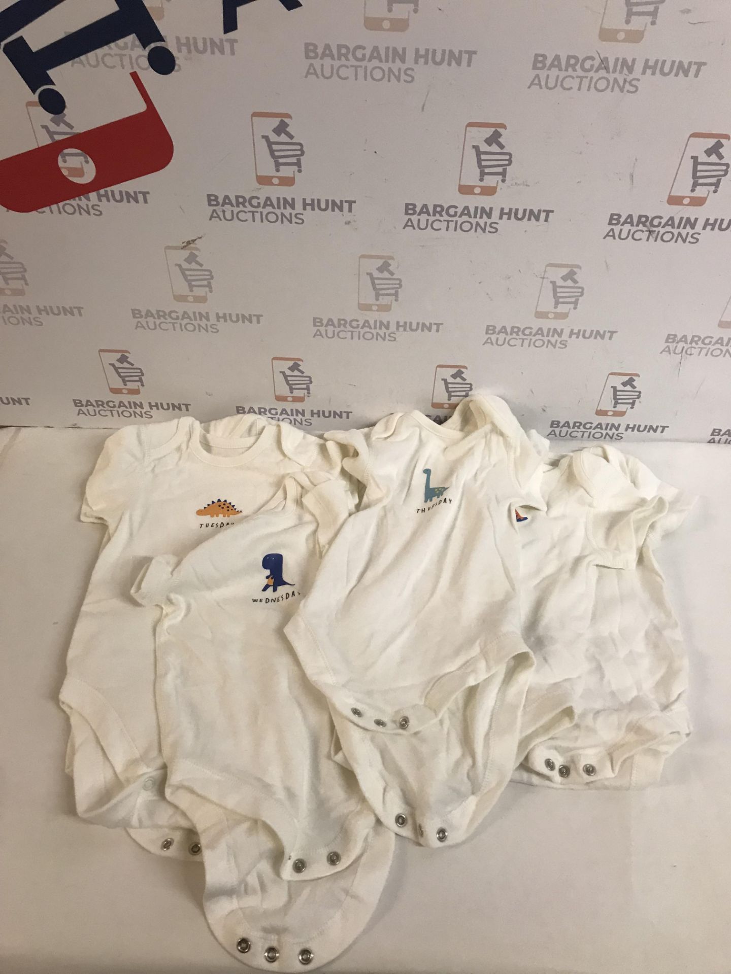 100% Cotton Days of The Week Baby Bodysuits, 7 pieces, 9-12 months