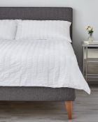 Soft & Comfortable 100% Cotton Wide Stripe Seersucker Bedding Set, Super King RRP £79