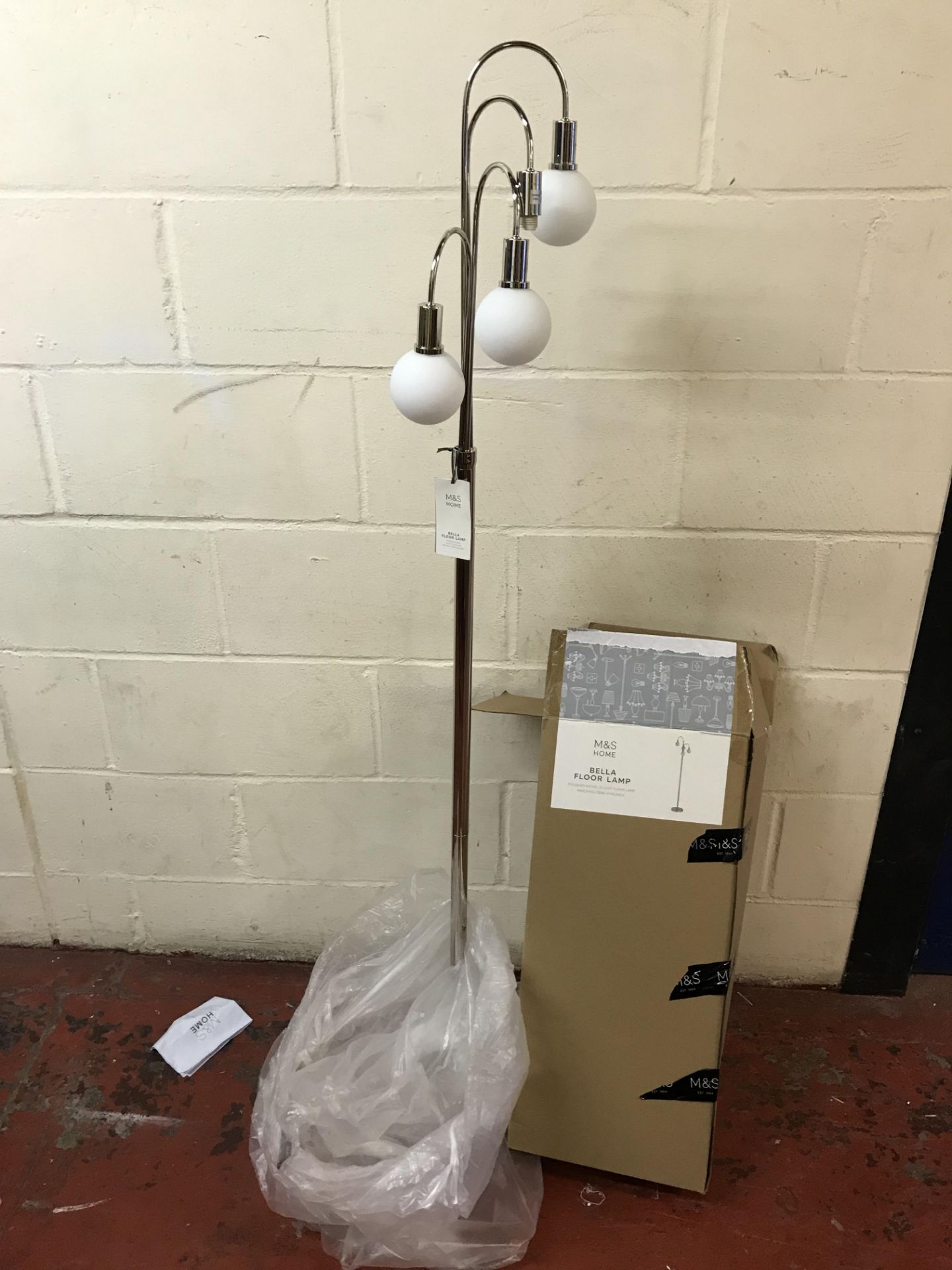 Bella Floor Lamp (missing 1 shade)