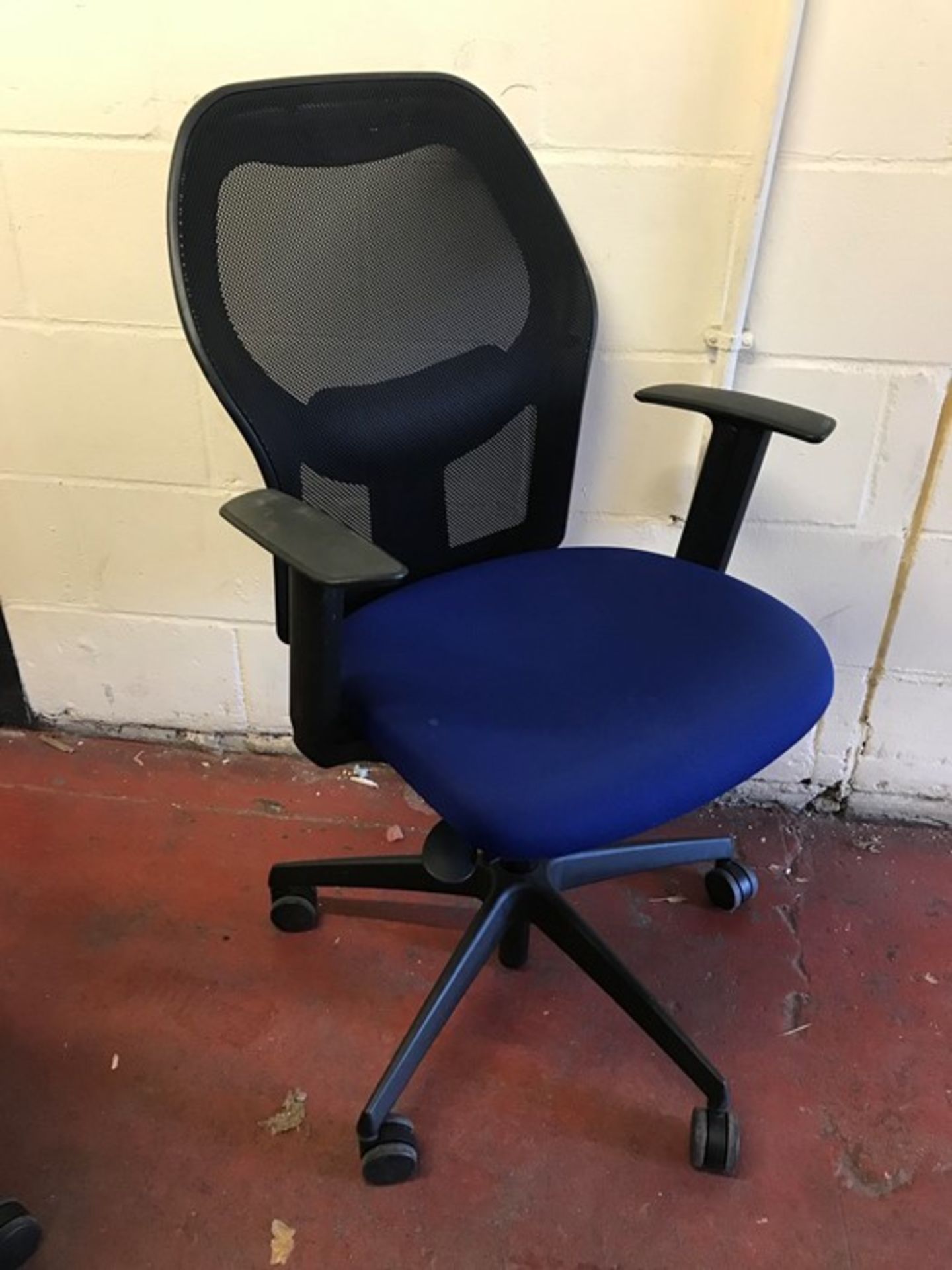 Verco Mesh Office Chair RRP £100 Black/ Blue