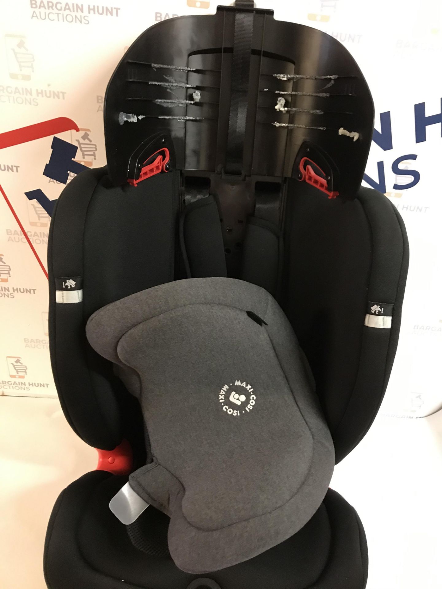 Maxi-Cosi Titan Plus Car Seat with ClimaFlow/ ISOFIX (needs attention, see image) RRP £236 - Image 2 of 3